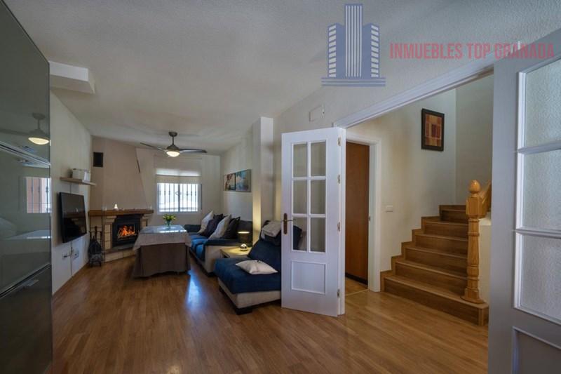 For sale of house in La Zubia