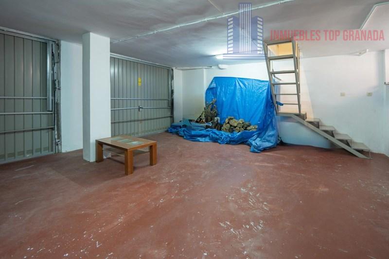 For sale of house in La Zubia