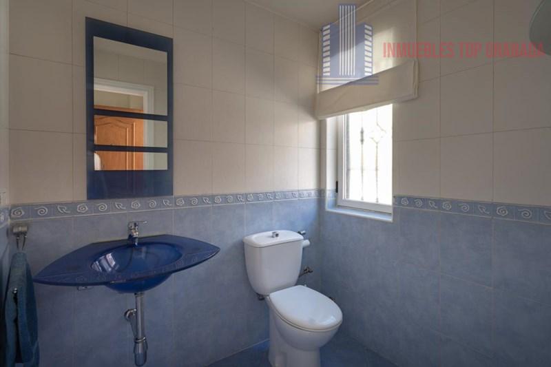 For sale of house in La Zubia