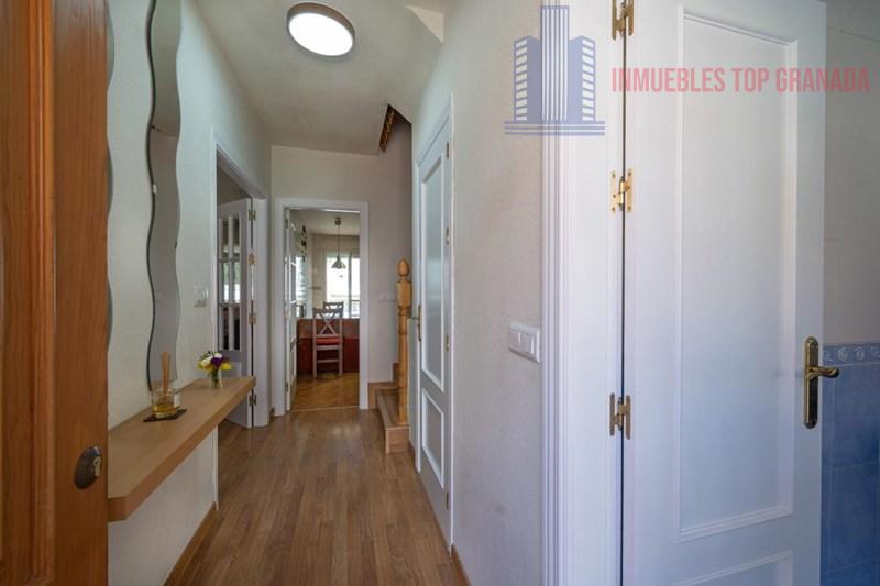 For sale of house in La Zubia