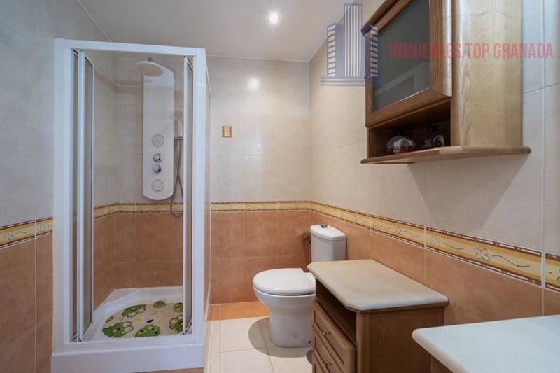 For sale of house in La Zubia