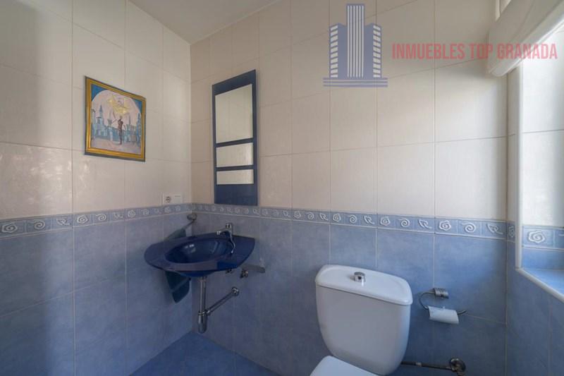 For sale of house in La Zubia