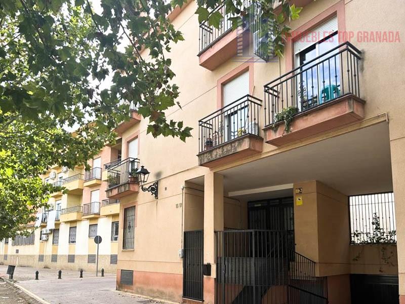 For sale of flat in Churriana de la Vega