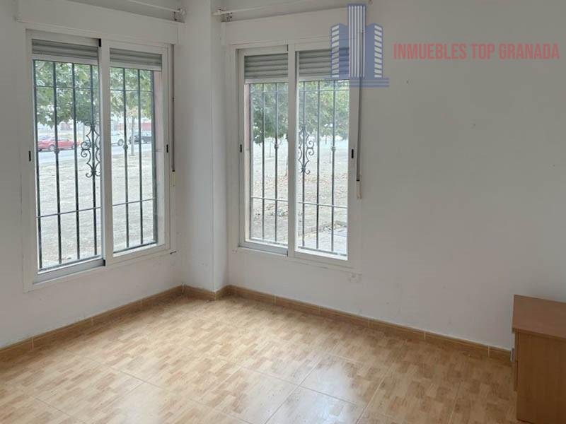 For sale of flat in Churriana de la Vega