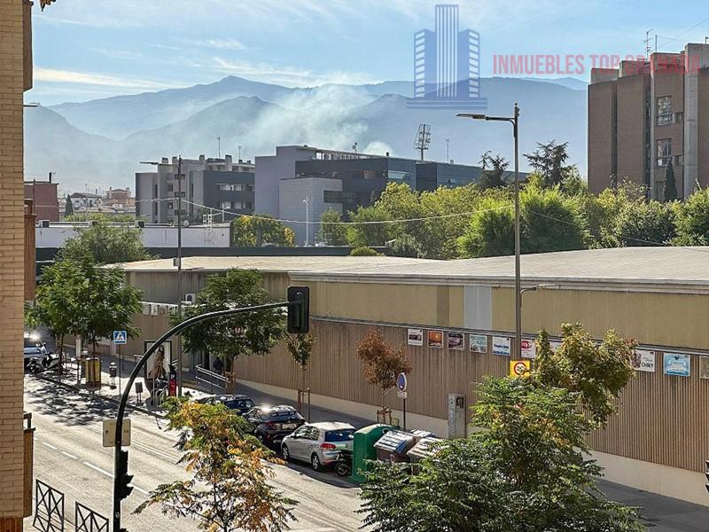 For sale of flat in Granada