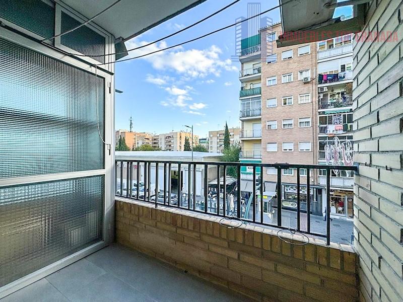 For sale of flat in Granada