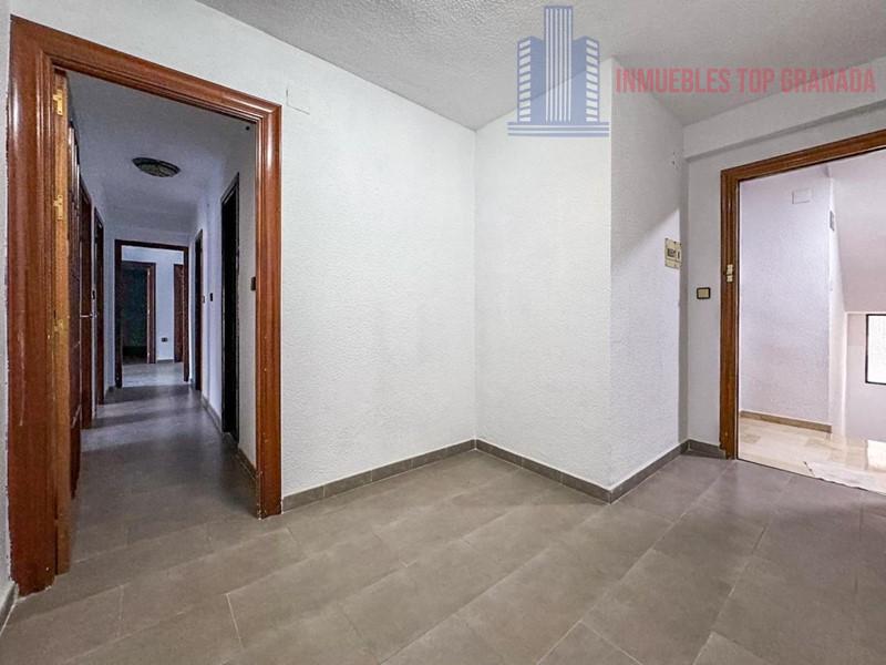For sale of flat in Granada