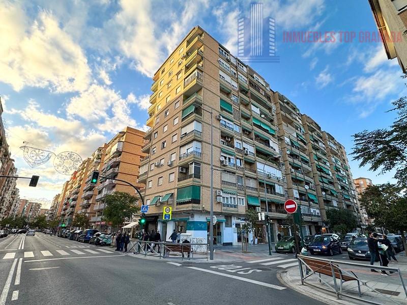 For sale of flat in Granada