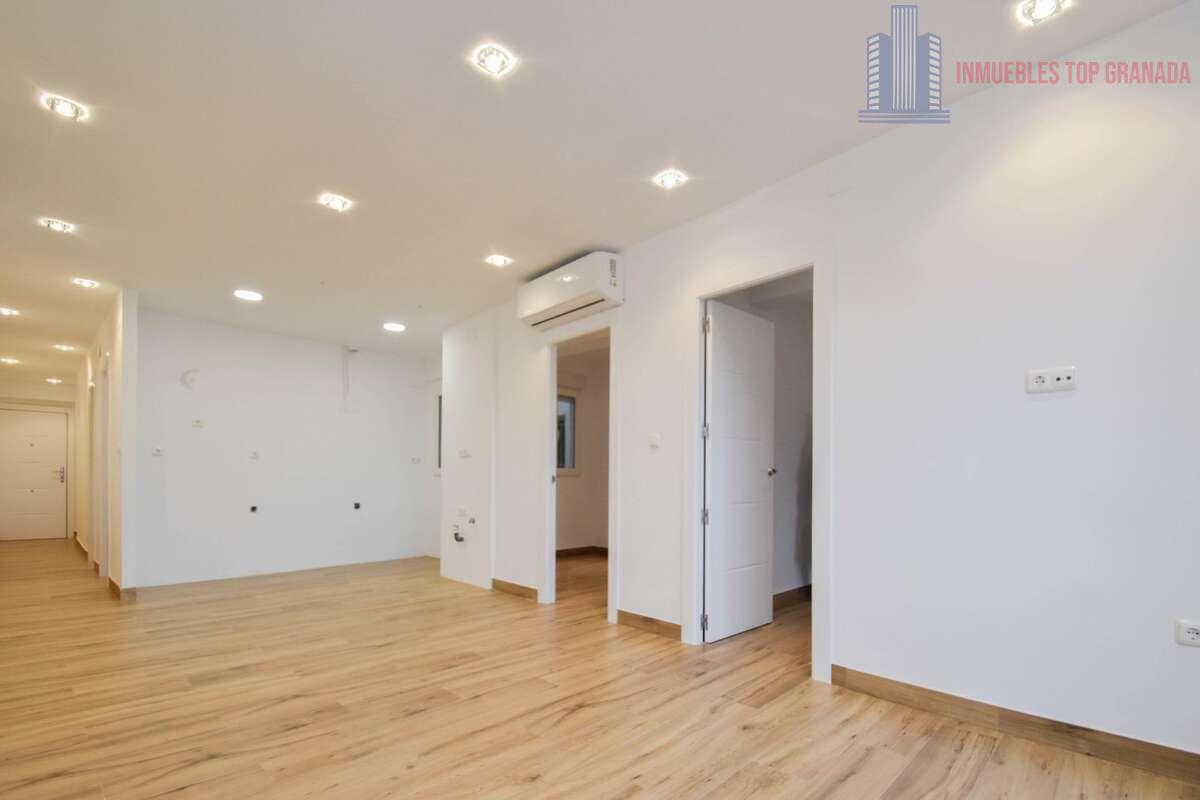 For sale of flat in Granada