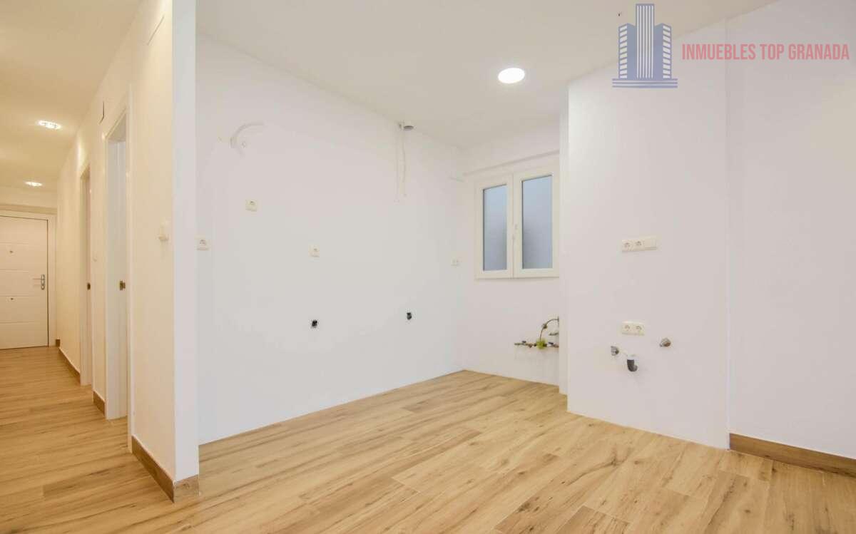 For sale of flat in Granada