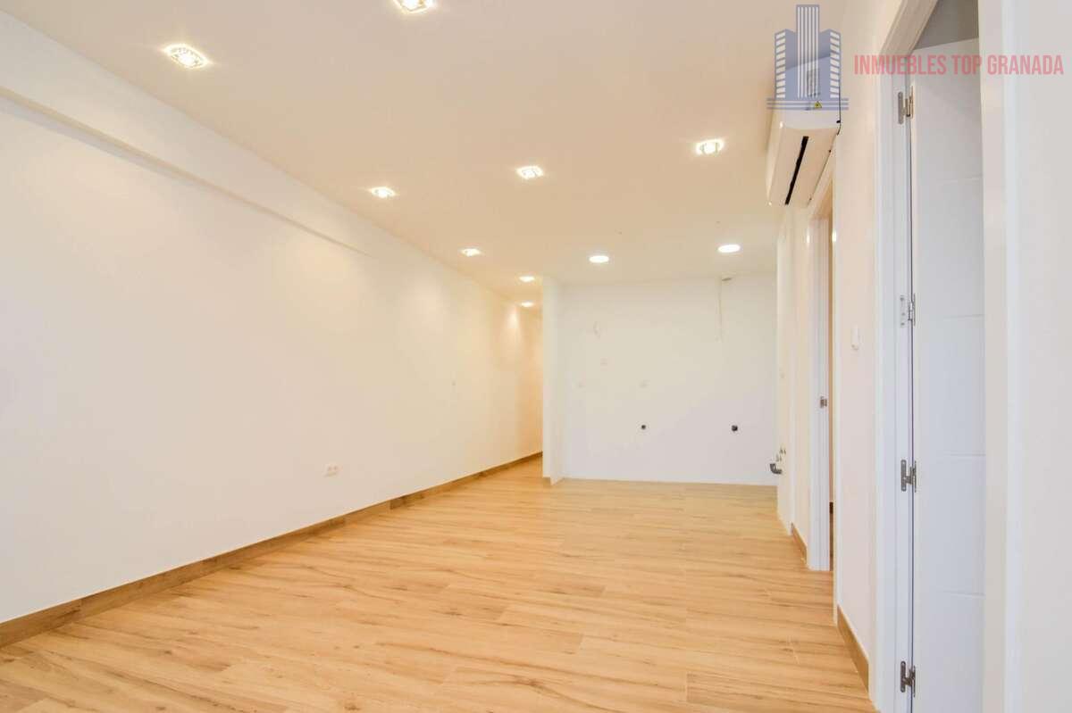 For sale of flat in Granada