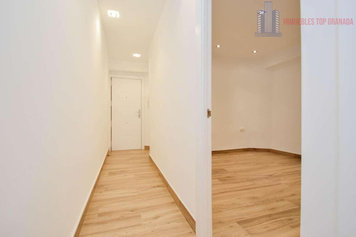 For sale of flat in Granada
