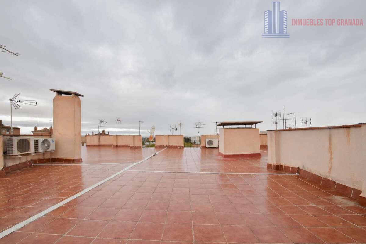 For sale of flat in Granada