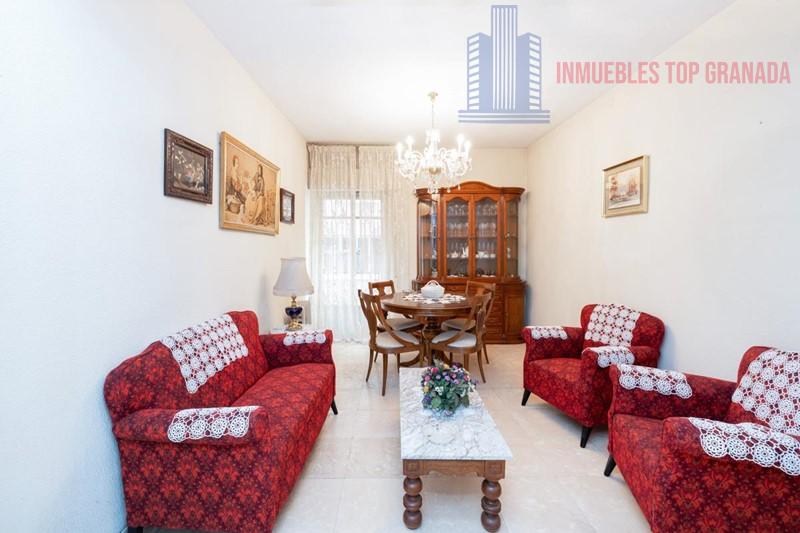 For sale of flat in Granada