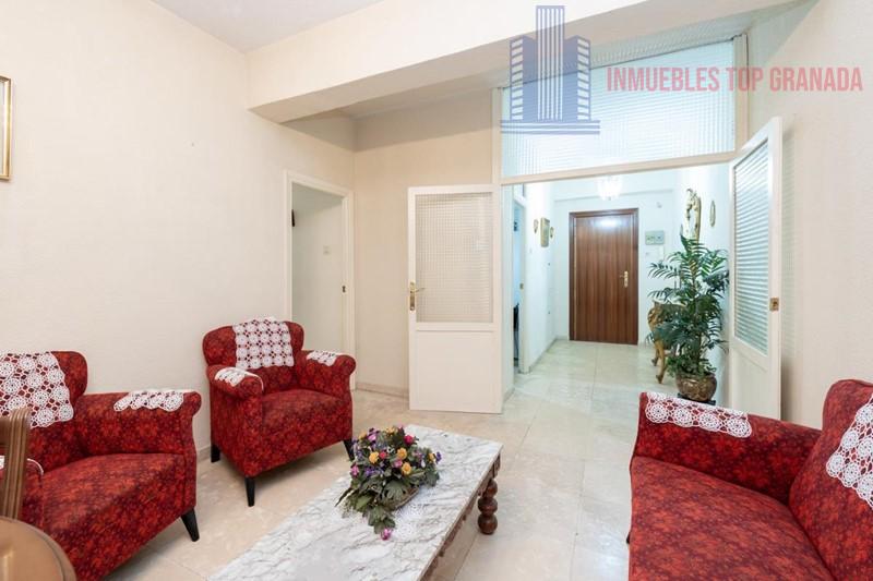 For sale of flat in Granada