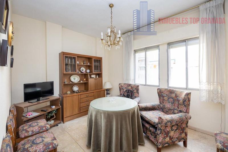 For sale of flat in Granada