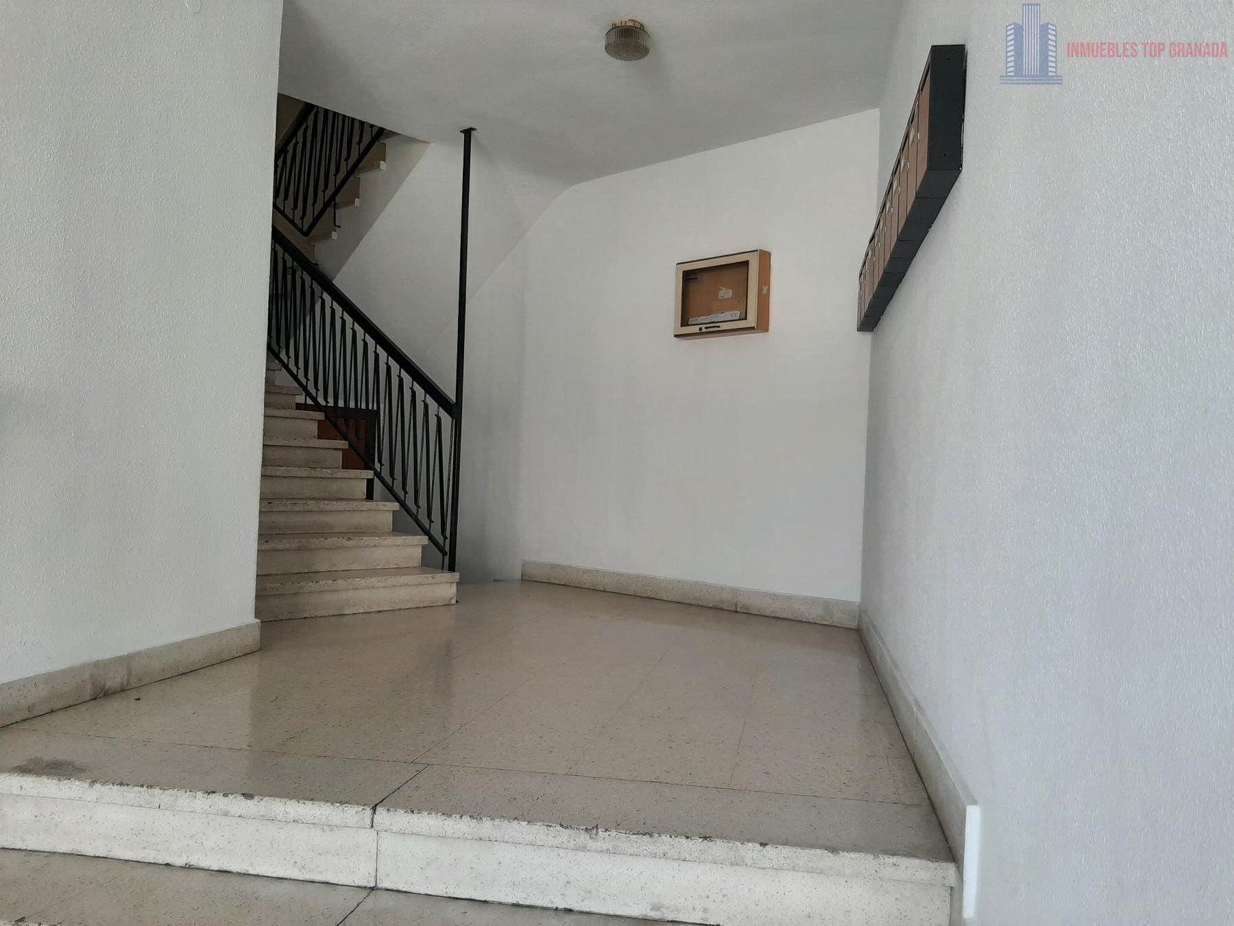 For sale of flat in Armilla