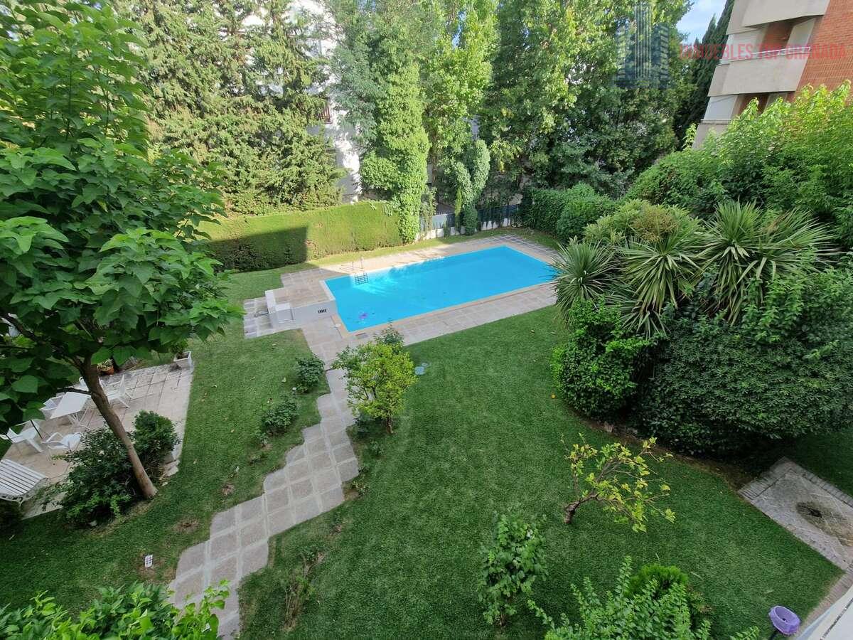 For sale of flat in Granada