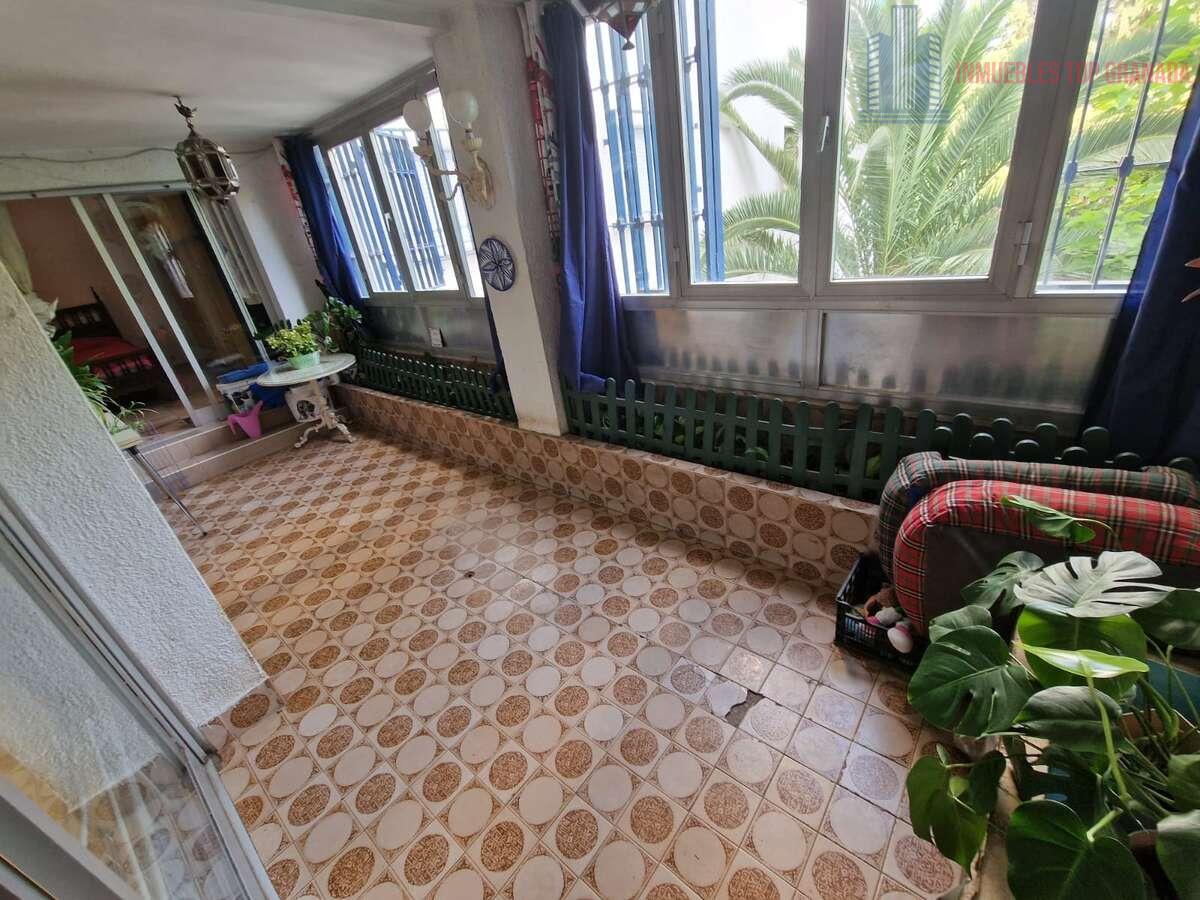 For sale of flat in Granada