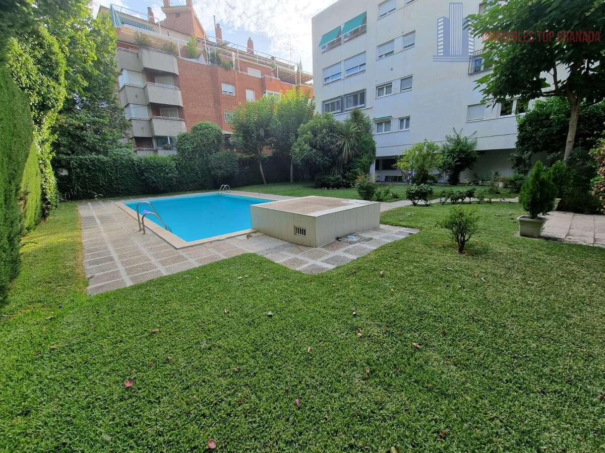 For sale of flat in Granada