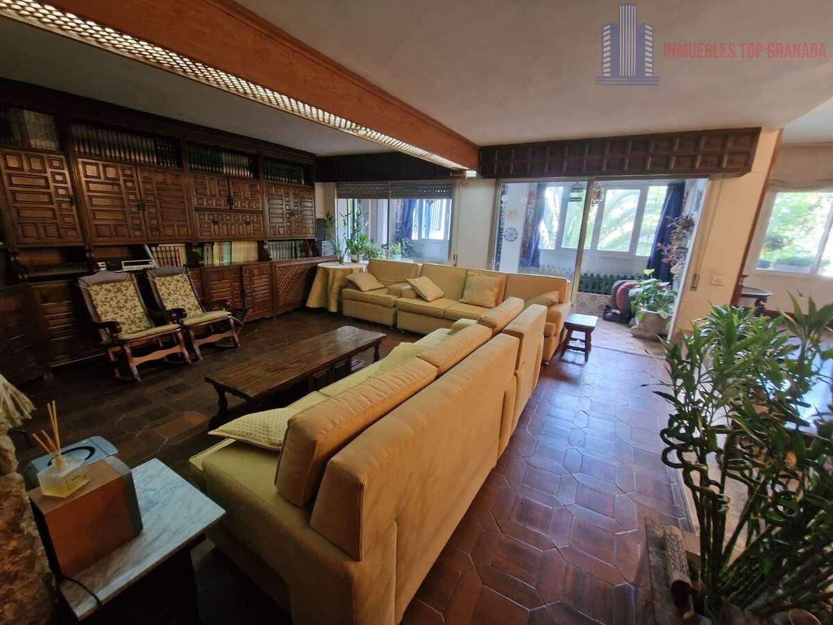 For sale of flat in Granada