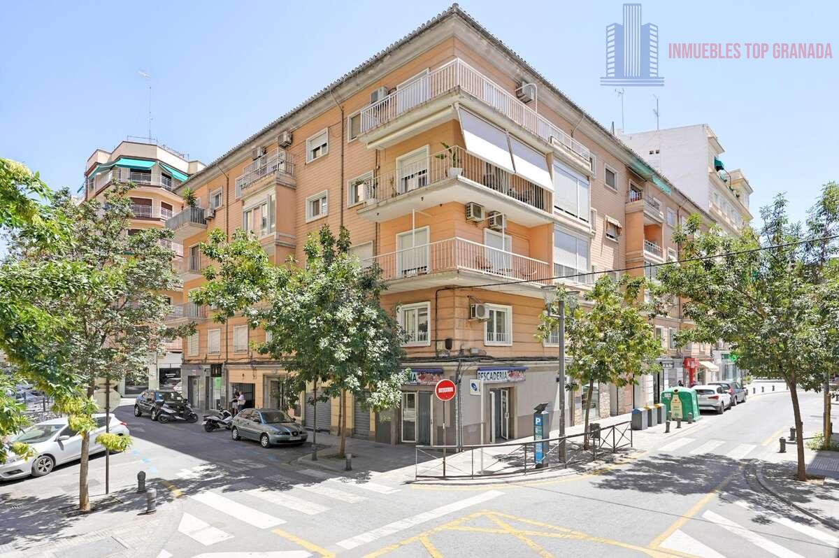 For sale of flat in Granada