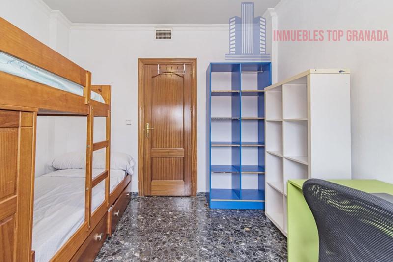 For sale of penthouse in Armilla