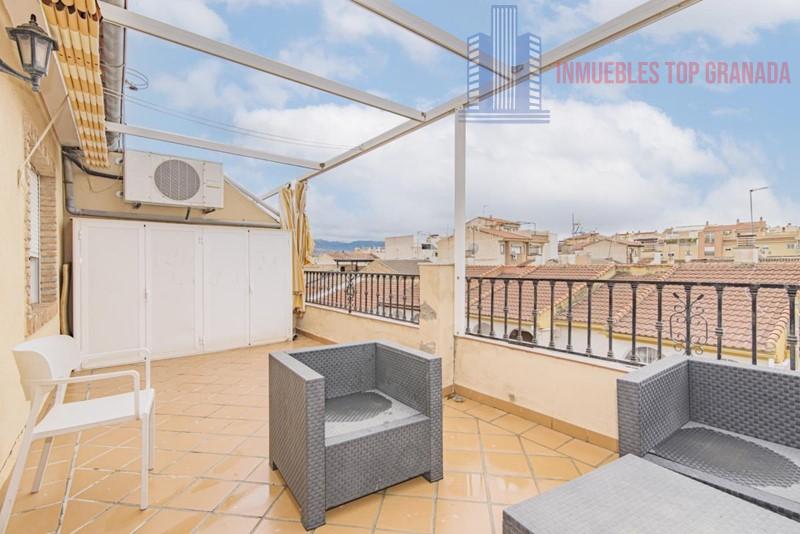For sale of penthouse in Armilla