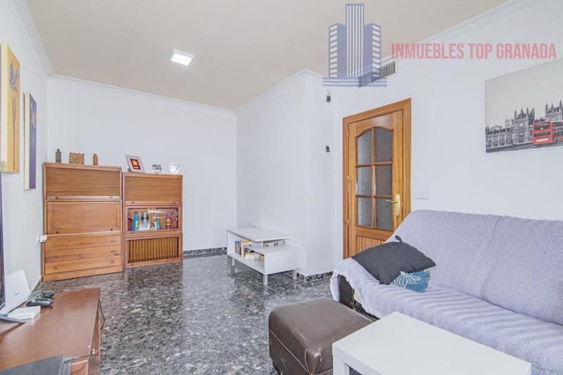 For sale of penthouse in Armilla