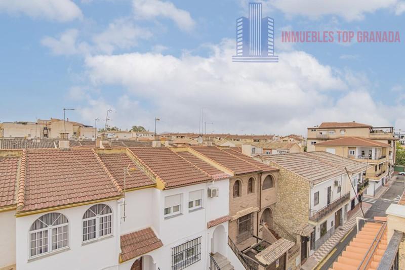 For sale of penthouse in Armilla