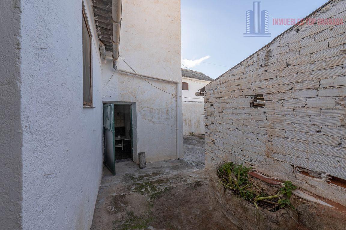 For sale of house in Cacín