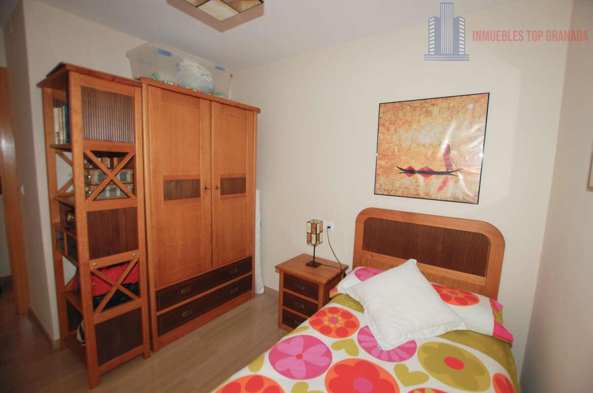For sale of house in Granada