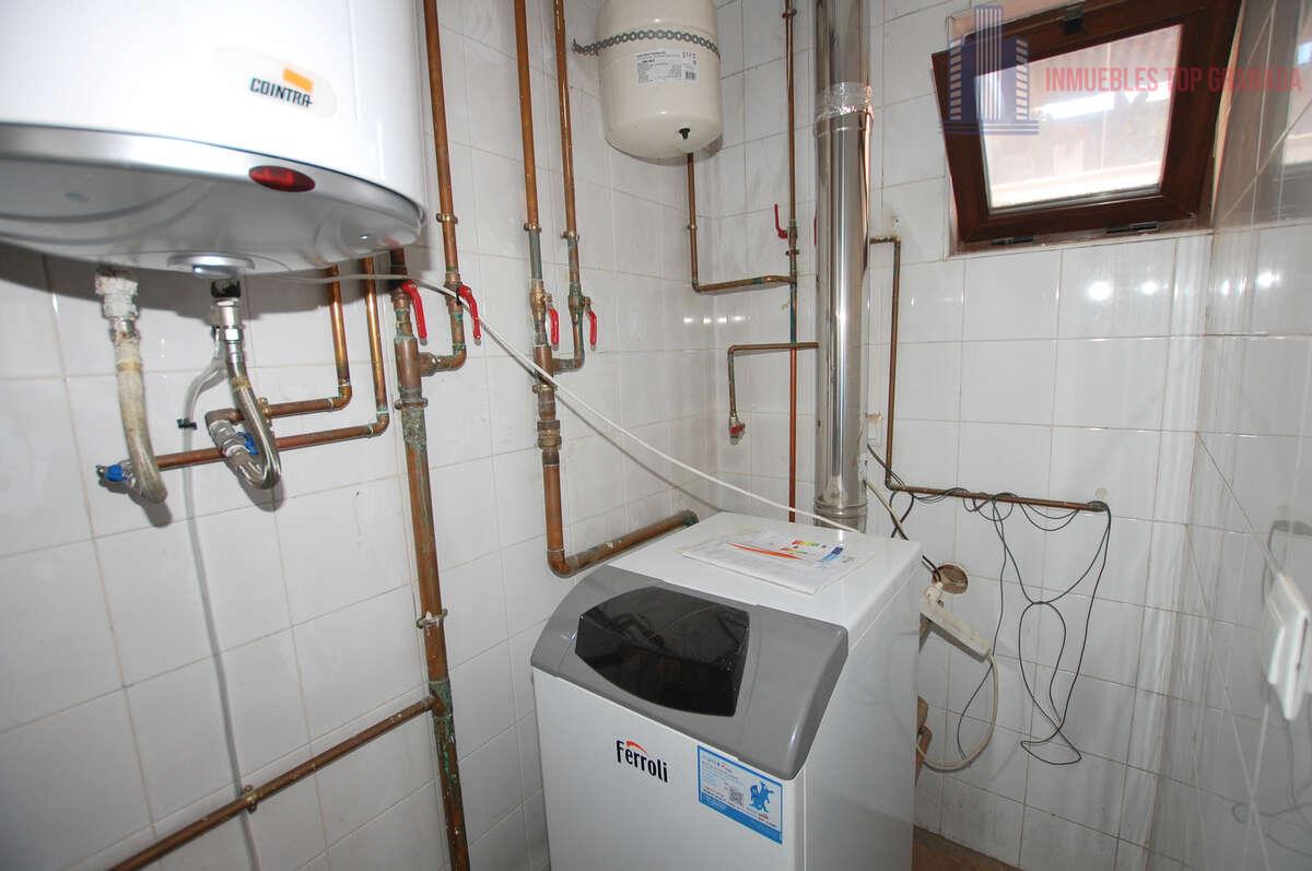 For sale of house in Granada