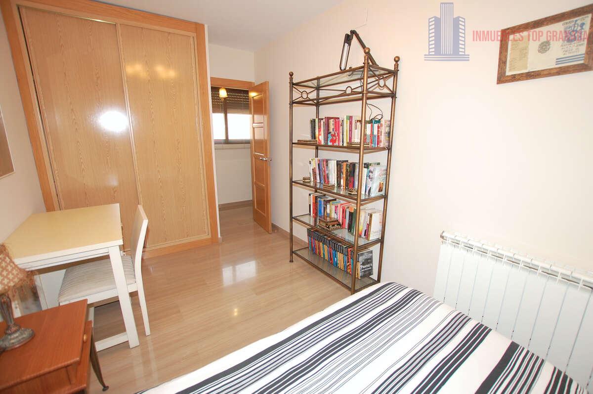 For sale of house in Granada