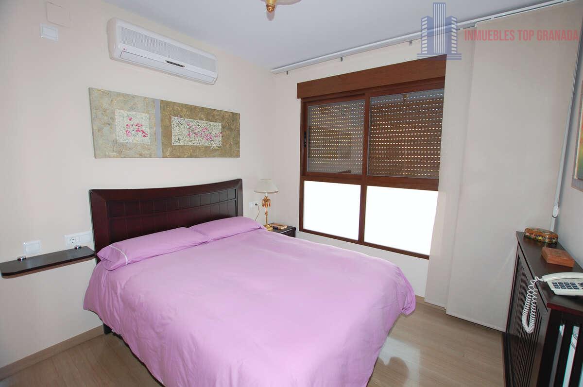 For sale of house in Granada