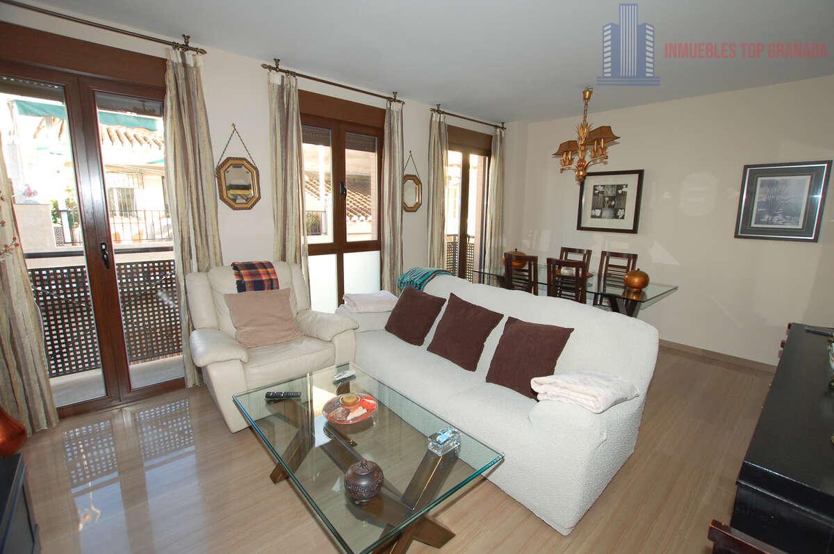 For sale of house in Granada