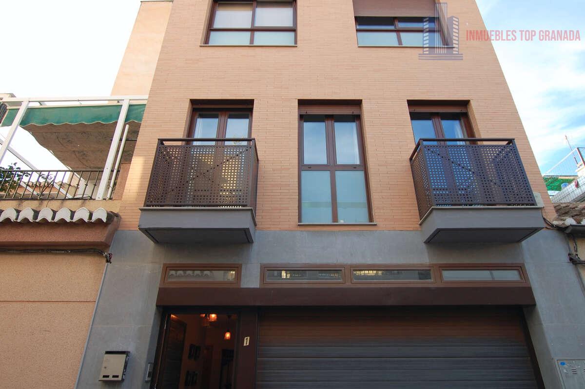 For sale of house in Granada
