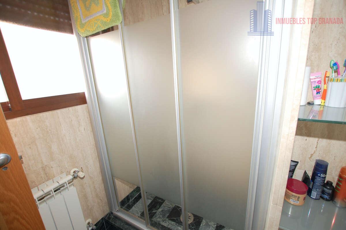 For sale of house in Granada