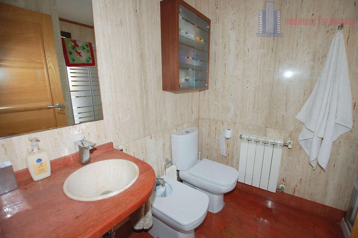For sale of house in Granada