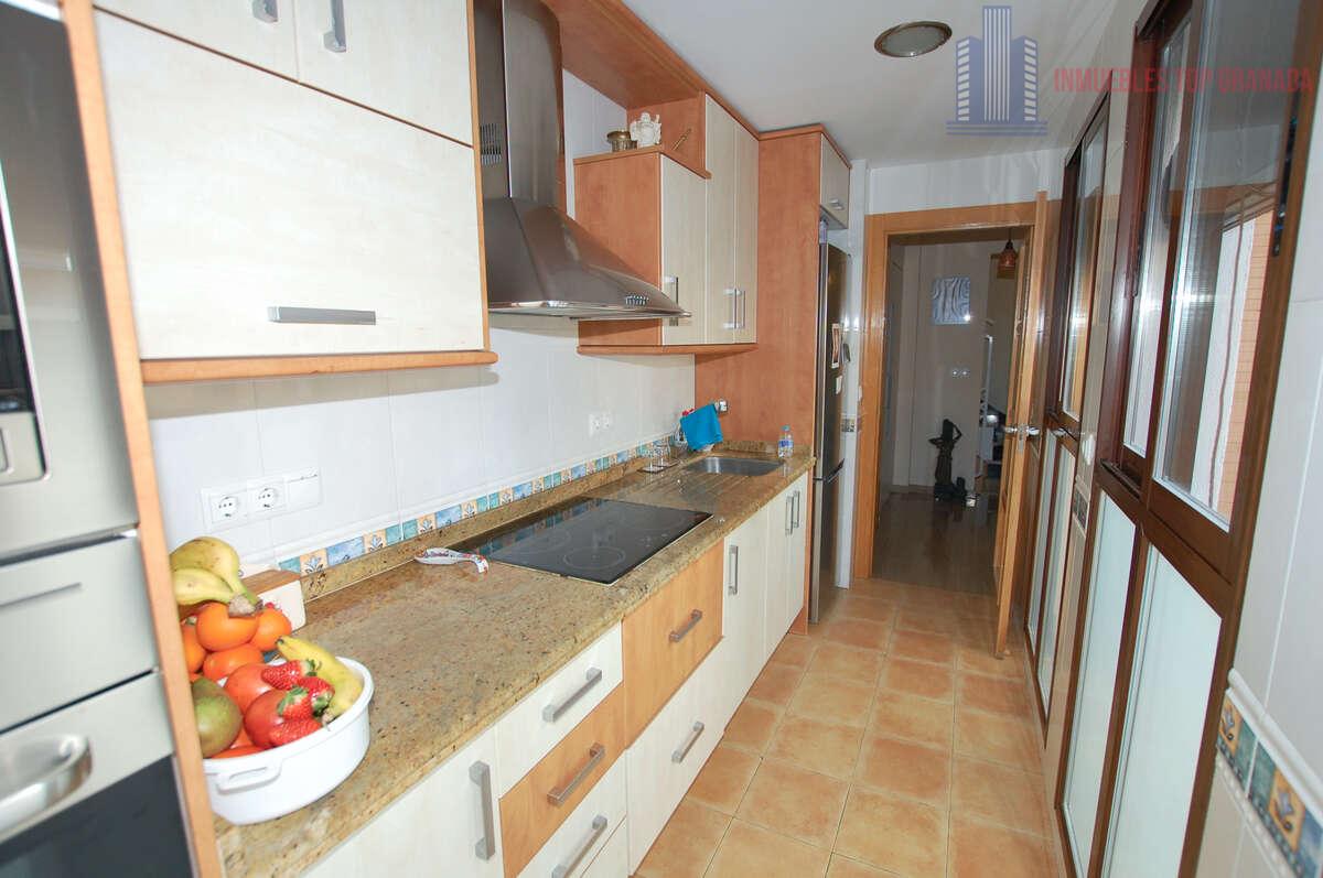 For sale of house in Granada