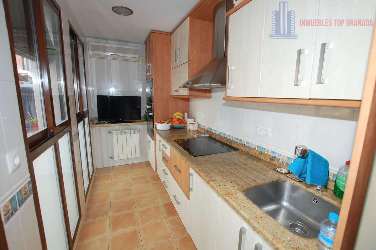 For sale of house in Granada