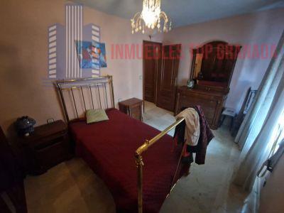 For sale of flat in Granada
