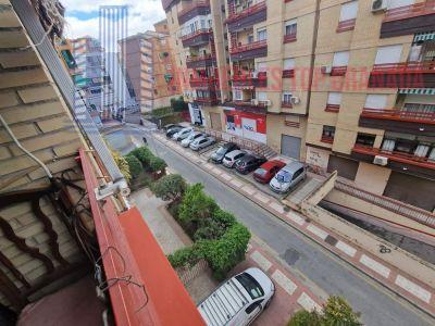 For sale of flat in Granada