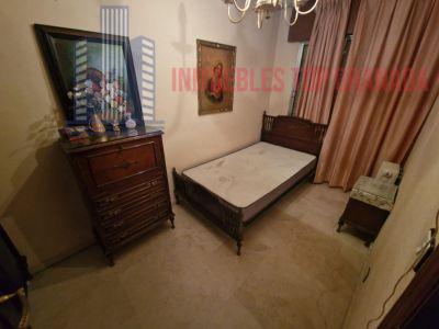 For sale of flat in Granada