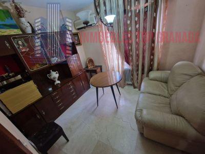 For sale of flat in Granada