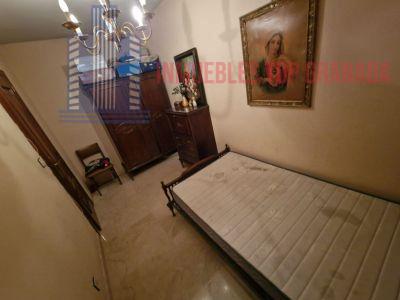For sale of flat in Granada