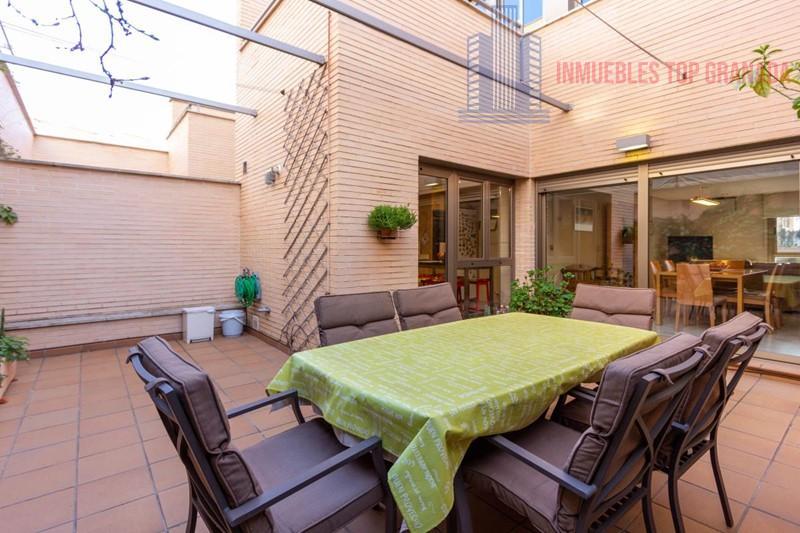 For sale of house in Granada