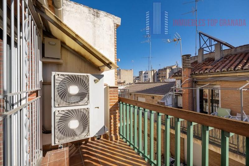 For sale of flat in Granada