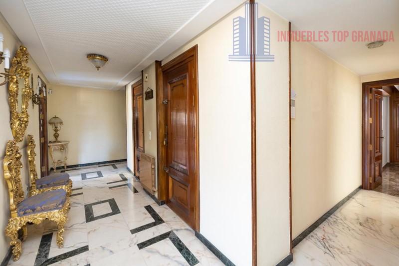 For sale of flat in Granada