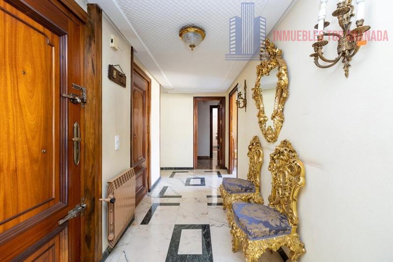 For sale of flat in Granada